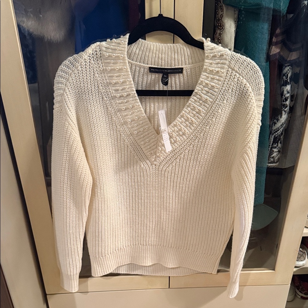 NWT! White House Black Market Cream V-Neck Sweater
